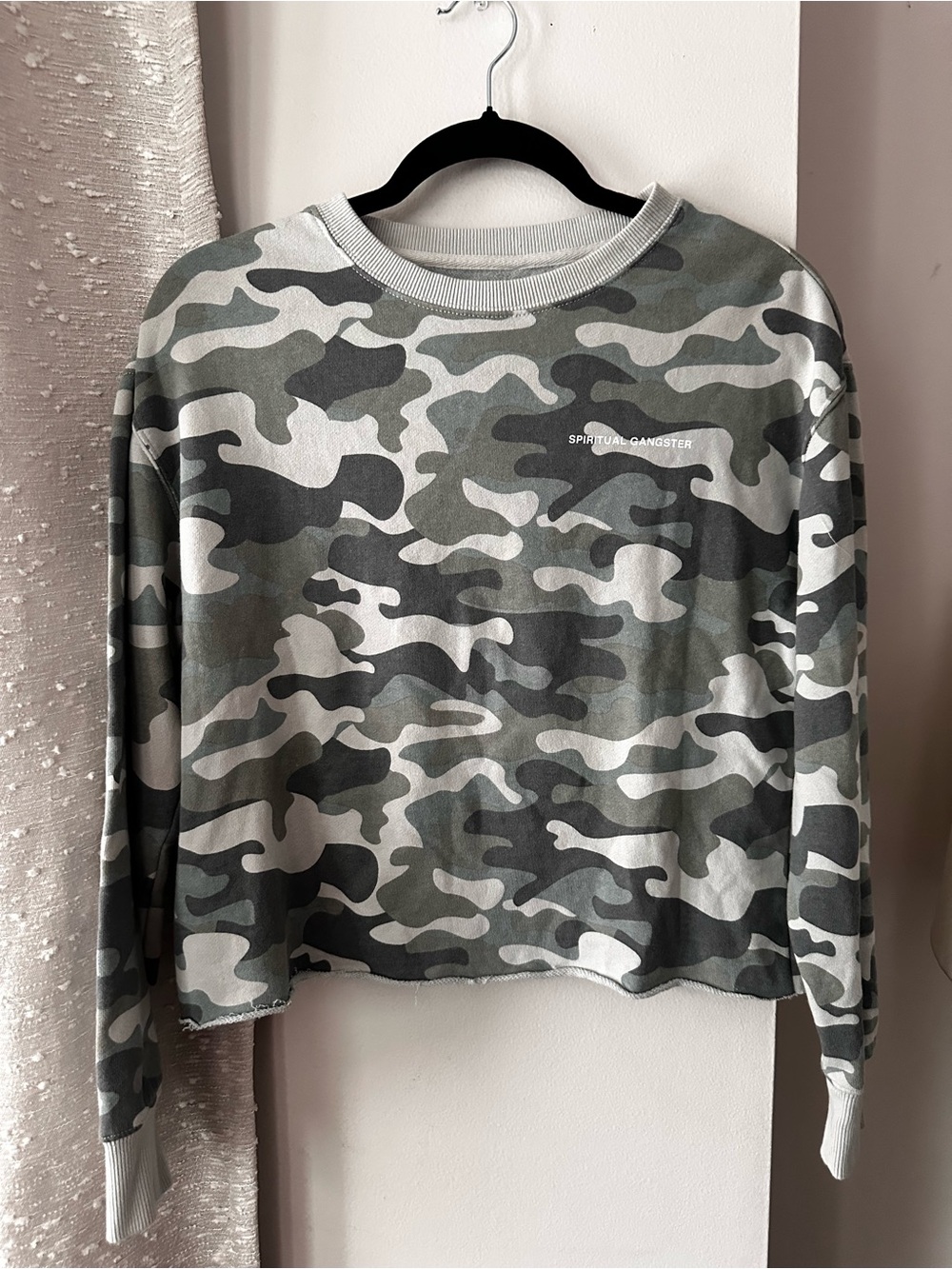 Spiritual Gangster Cropped Camo Crewneck Sweatshirt | XS |